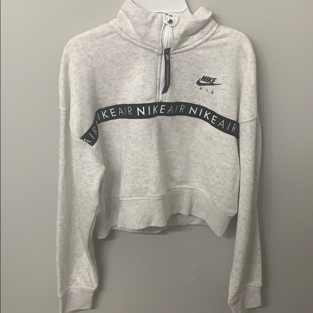 This is a Nike air croptop and it’s long sleeve